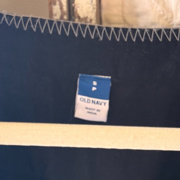 Old Navy Flowy Bell-sleeve Top - Picture 4 of 8